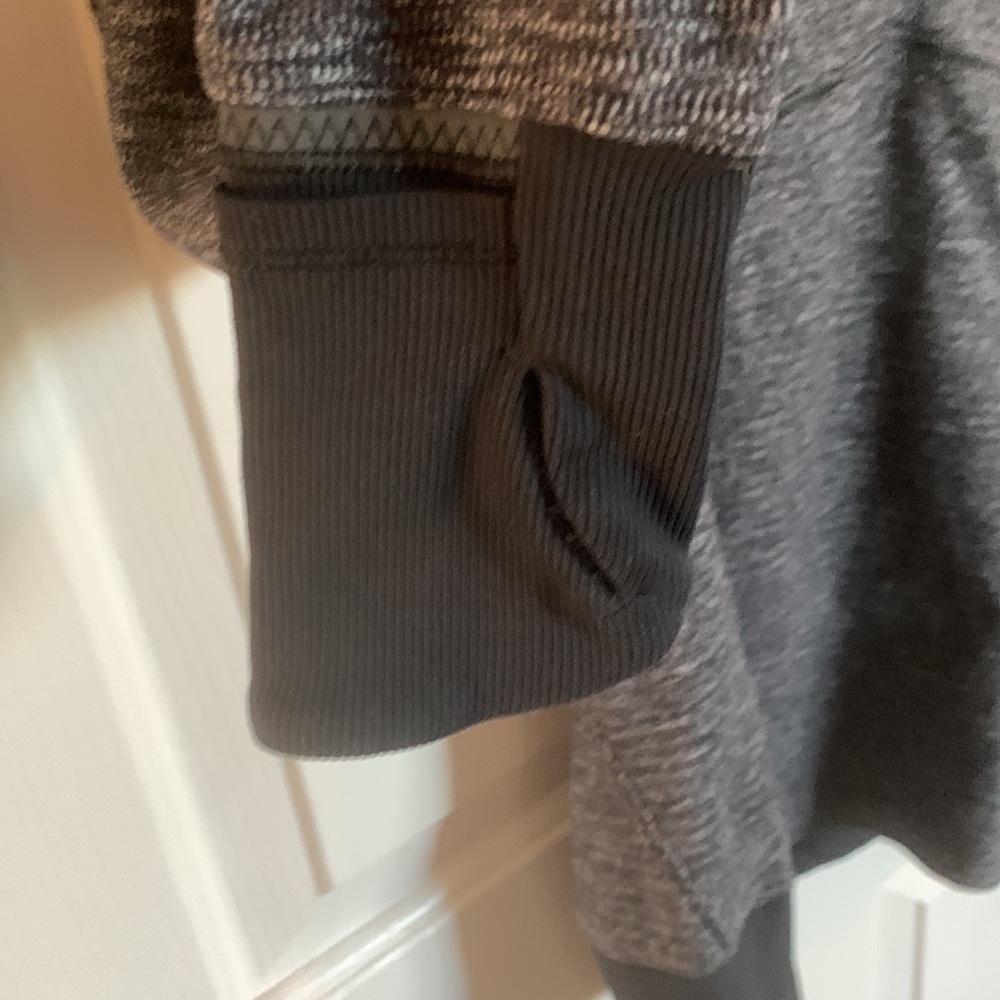 Lululemon jacket - Picture 5 of 6